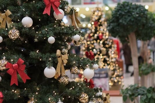 Image de capa do post Decoração de natal para empresas: o que fazer com os artigos até a próxima temporada?